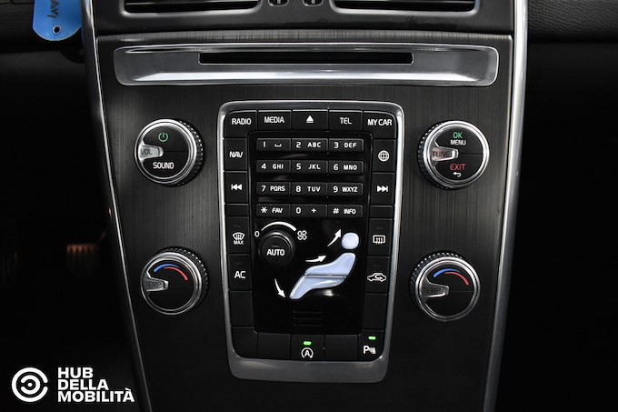 VOLVO XC60 D4 Momentum